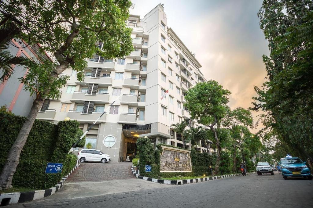 Hotel Golden Sky Pluit Джакарта Екстериор снимка
