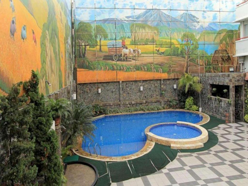 Hotel Golden Sky Pluit Джакарта Екстериор снимка
