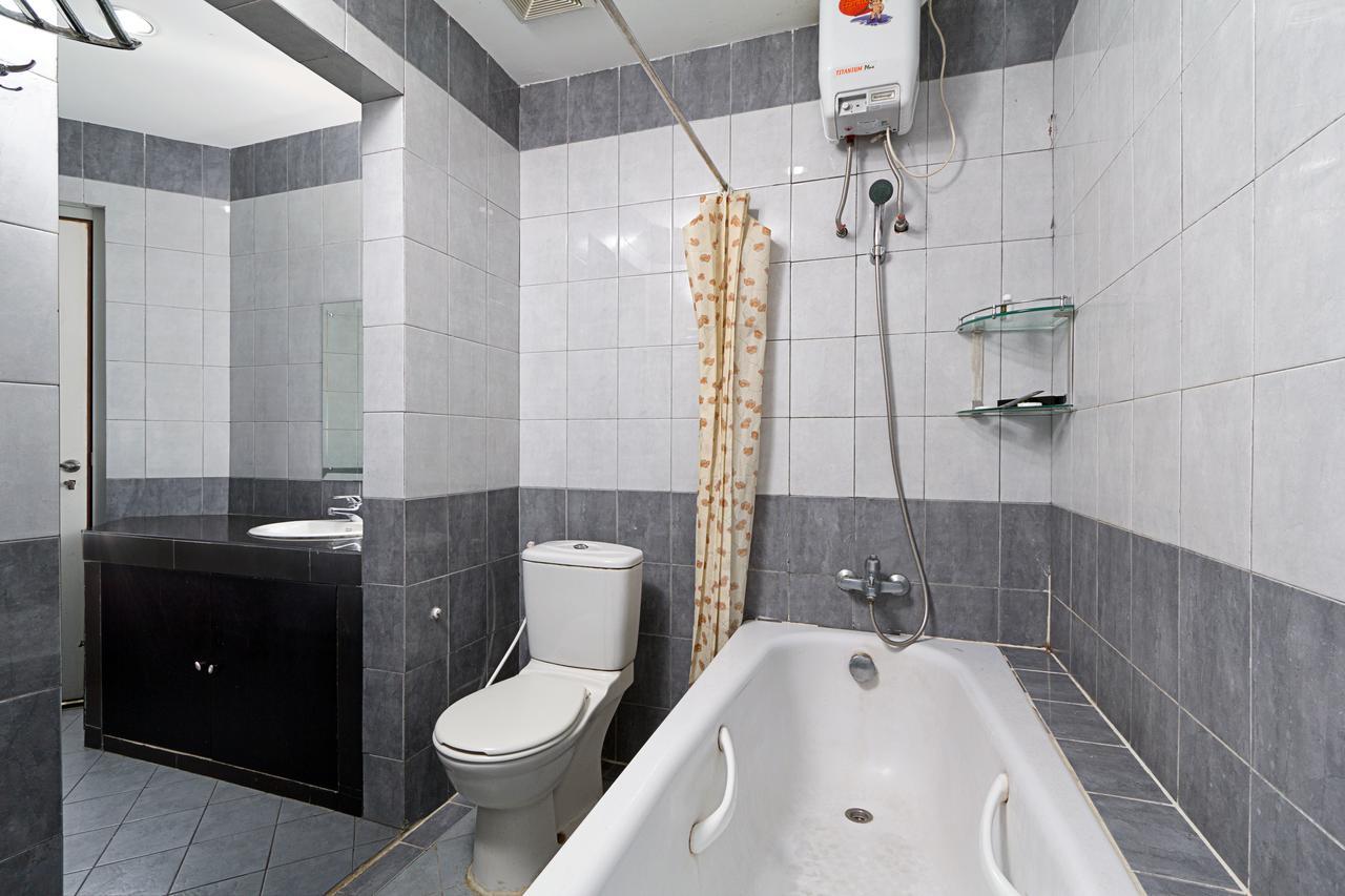Hotel Golden Sky Pluit Джакарта Екстериор снимка