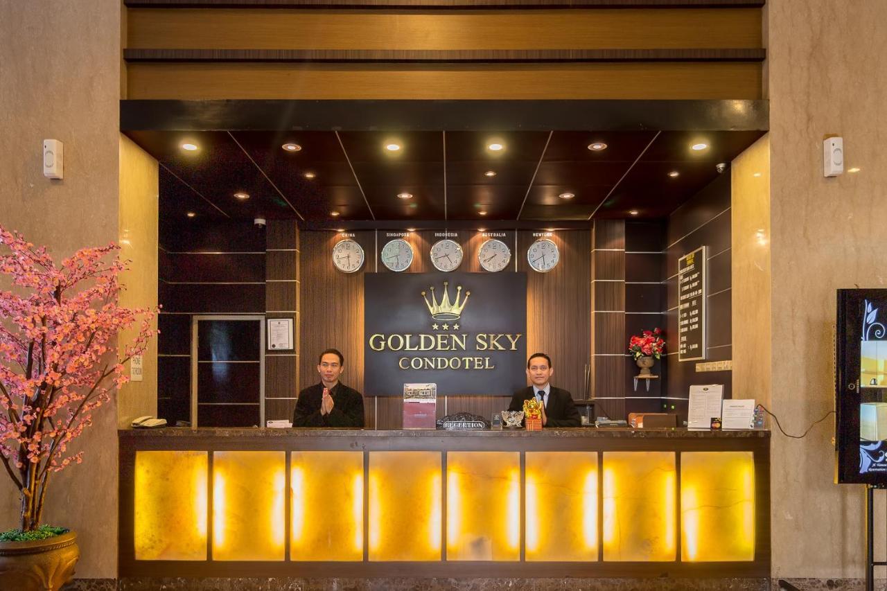 Hotel Golden Sky Pluit Джакарта Екстериор снимка